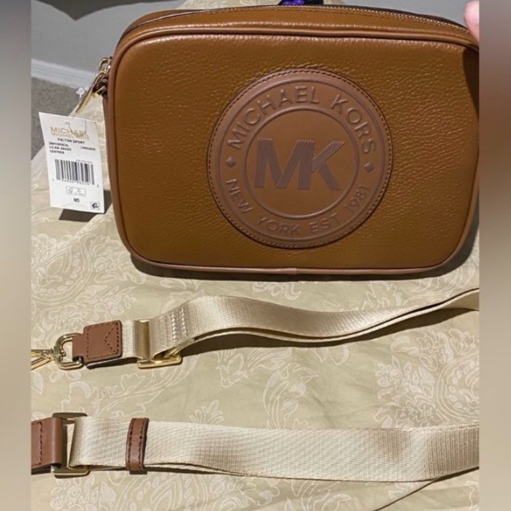 Micheal kors crossbody